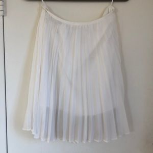 Aritzia babaton pleated skirt